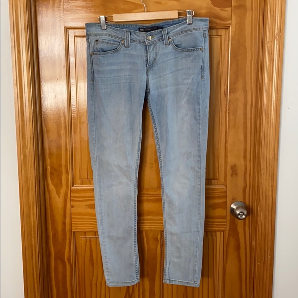 Levi’s Low Rise Skinny Jean Light wash size 31 13